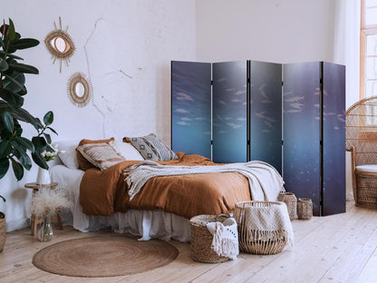 Paravent - School of Small Fish - Illuminated Oceanic Depth in Shades of Navy Purple and Gray with a Shoal of Tiny Fish Artgeist