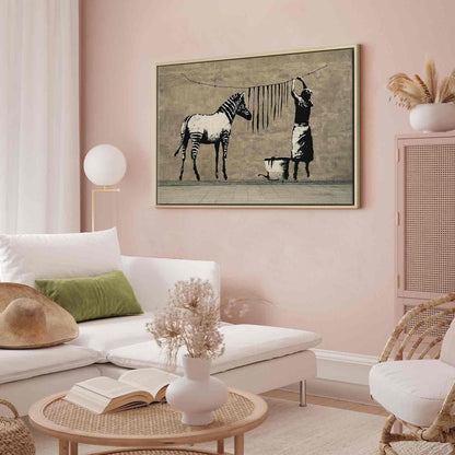 Leinwandbild Banksy Zebra wird gewaschen – Street Art auf Beton