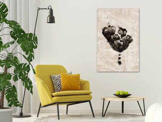 Leinwandbild – Elegante Unterwasserblume in Hochformat
