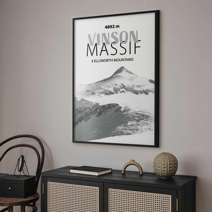 Poster - The majestic Vinson Massif mountain peak, crown of mountains, mountain landscape