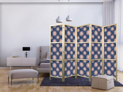 Japanischer Paravent - Sunny Patterns - Repeating Sun Motif on a Navy Background Artgeist
