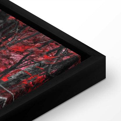 Leinwandbild Wasserfall mit roten Bäumen – Schwarz-Weiß Naturszene mit Farbakzent