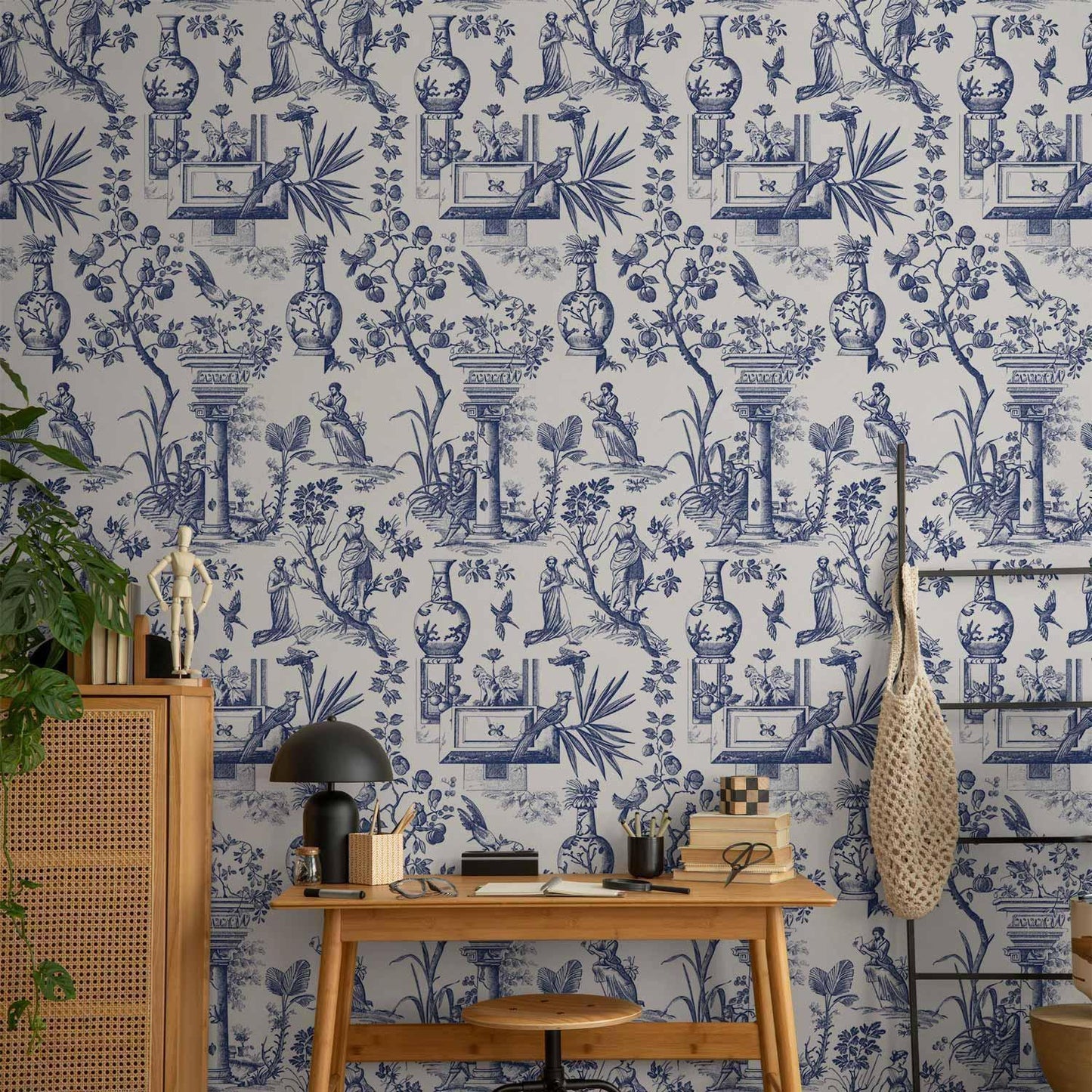 Tapete - Blue antique – a delicate pattern with Greek and botanical motifs