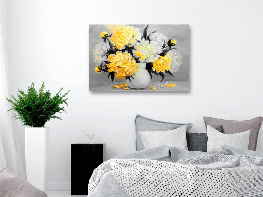 Wohnzimmer mit Leinwandbild „Fragrant Colours“

