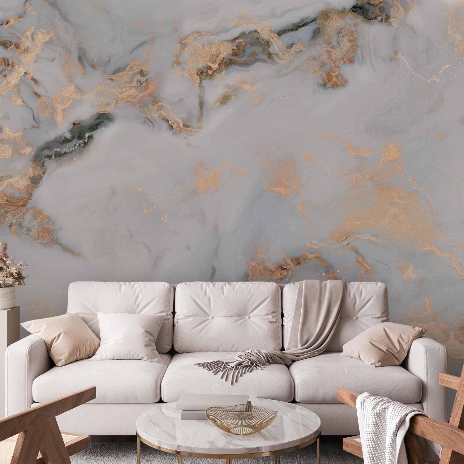 Elegant marble fototapete with golden highlights, enhancing a modern living room décor.