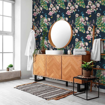 Tapete Magnolien und Pfauen - Elegante Blütenpracht mit exotischen Vögeln