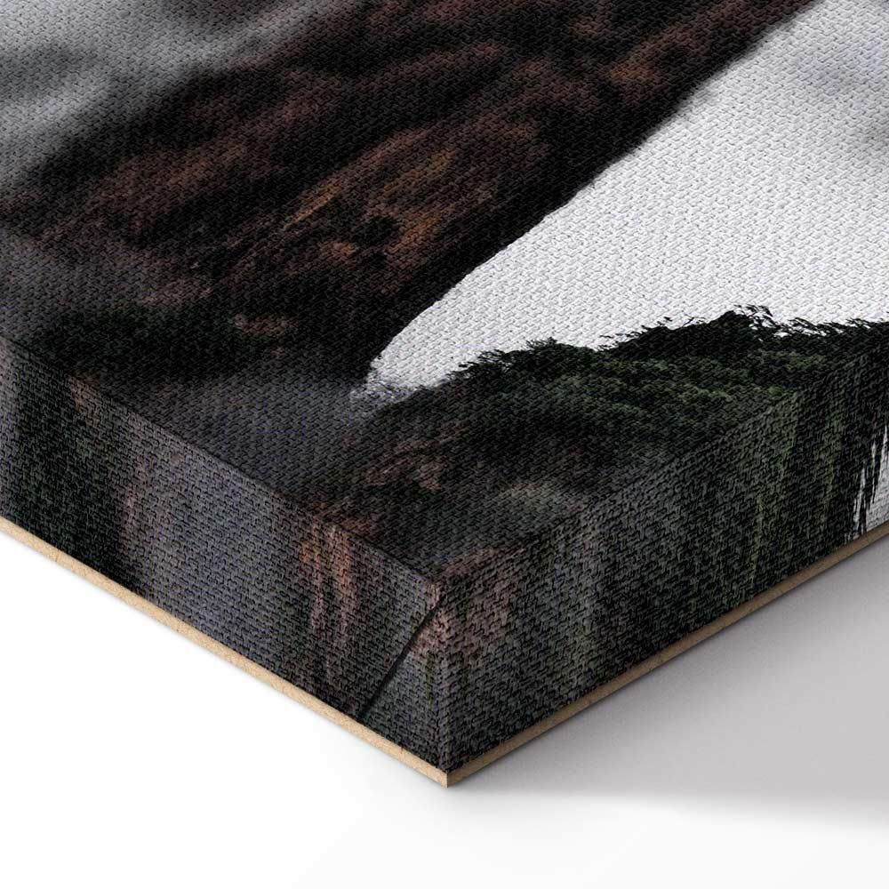 Leinwandbild - High Mountains in Mist (1-part) - Landscape of Clouds Amid Rocks