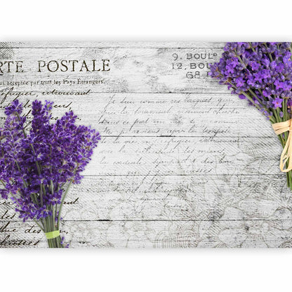 Mediterrane Dekoration mit Lavendel-Postkarte als Wandtapete

