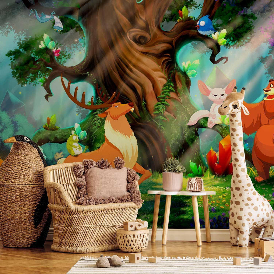 Illustrative Tiermotive auf heller Tapete