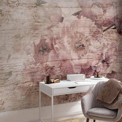 Fototapete Blumen auf Brettern - Romantische Holzoptik im Landhaus-Stil