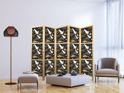 Japanischer Paravent - Oriental impressions - decorative pattern with a motif of flying cranes on a dark background