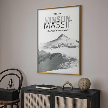 Poster - The majestic Vinson Massif mountain peak, crown of mountains, mountain landscape