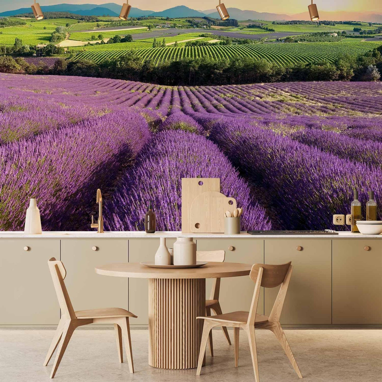 Fototapete Lavendelfeld – Ruhige Naturkulisse in Violetttönen