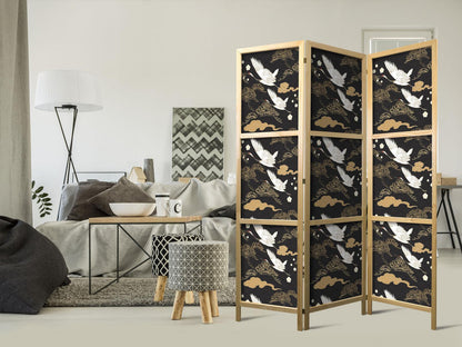 Japanischer Paravent - Oriental impressions - decorative pattern with a motif of flying cranes on a dark background