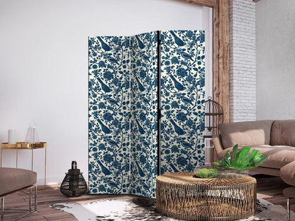 Paravent "Blaue Vögel auf Rosenranken" – Elegante Romantik in sanften Farben