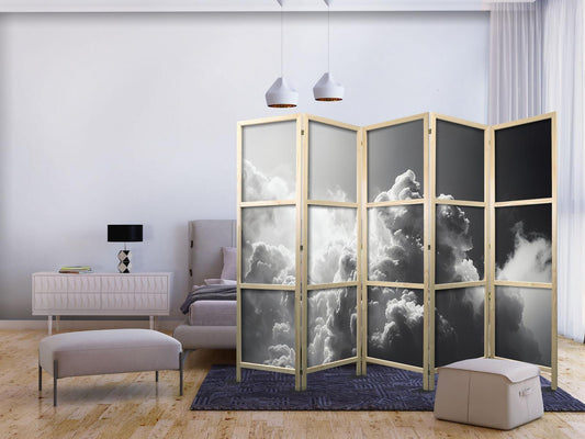 Japanischer Paravent - Extraordinary Phenomenon: The Sun Illuminating Dark Clouds Artgeist
