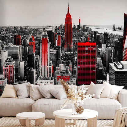 Fototapete Sin City – Schwarz-Weiß Skyline mit rotem Akzent