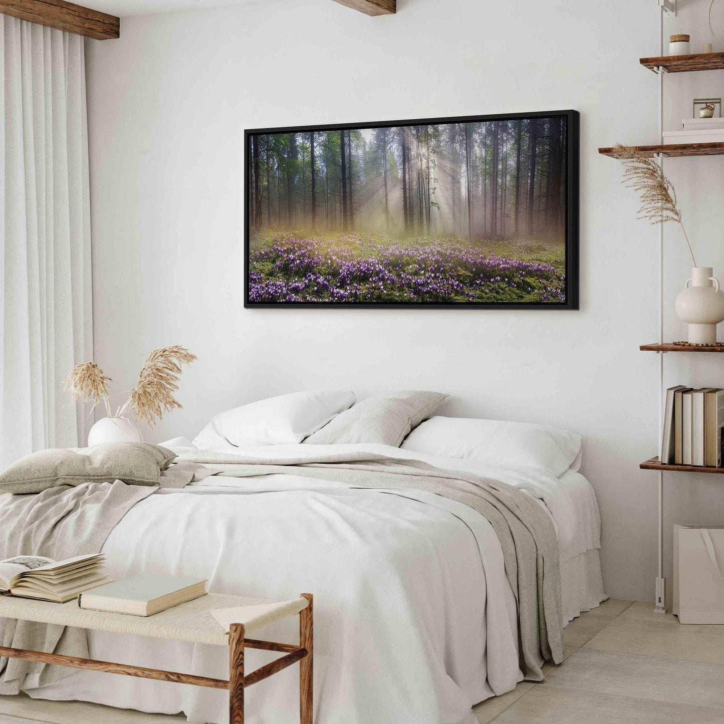 Wandbild Lila Blumenwiese – Stimmungsvolle Wanddeko mit Blumenmotiv