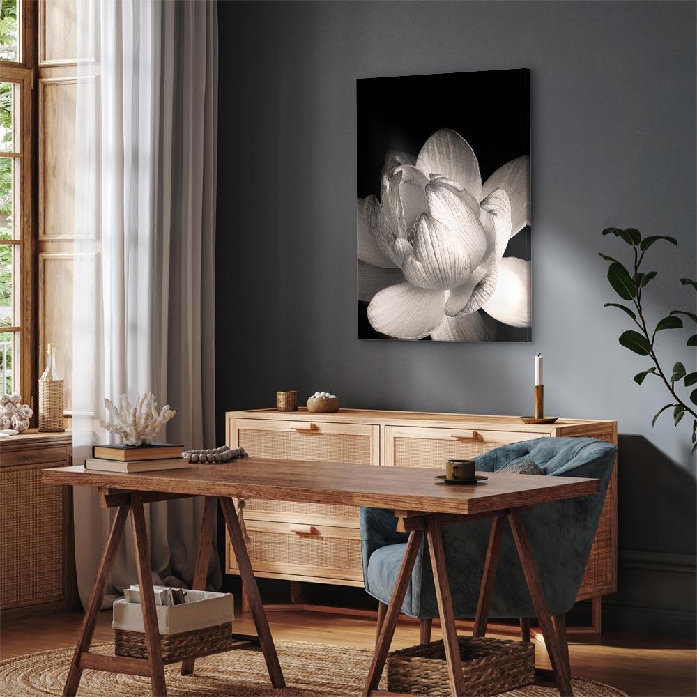 Leinwandbild - Delicacy of Petals in Nature (1-part) - Flower in Black and White