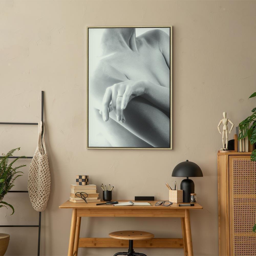 Leinwandbild - Feminine Delicacy (1 Part) Vertical