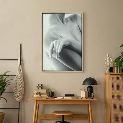 Leinwandbild - Feminine Delicacy (1 Part) Vertical