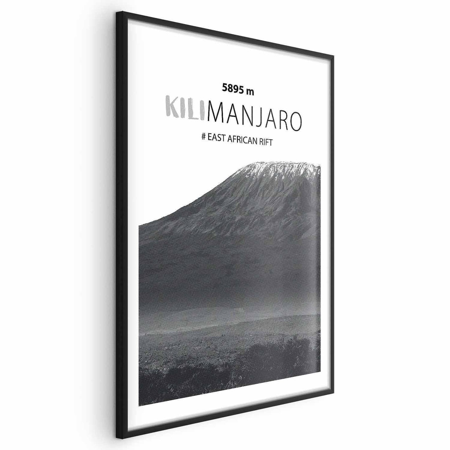 Poster - The majestic Kilimanjaro mountain peak, crown of mountains, mountain landscape