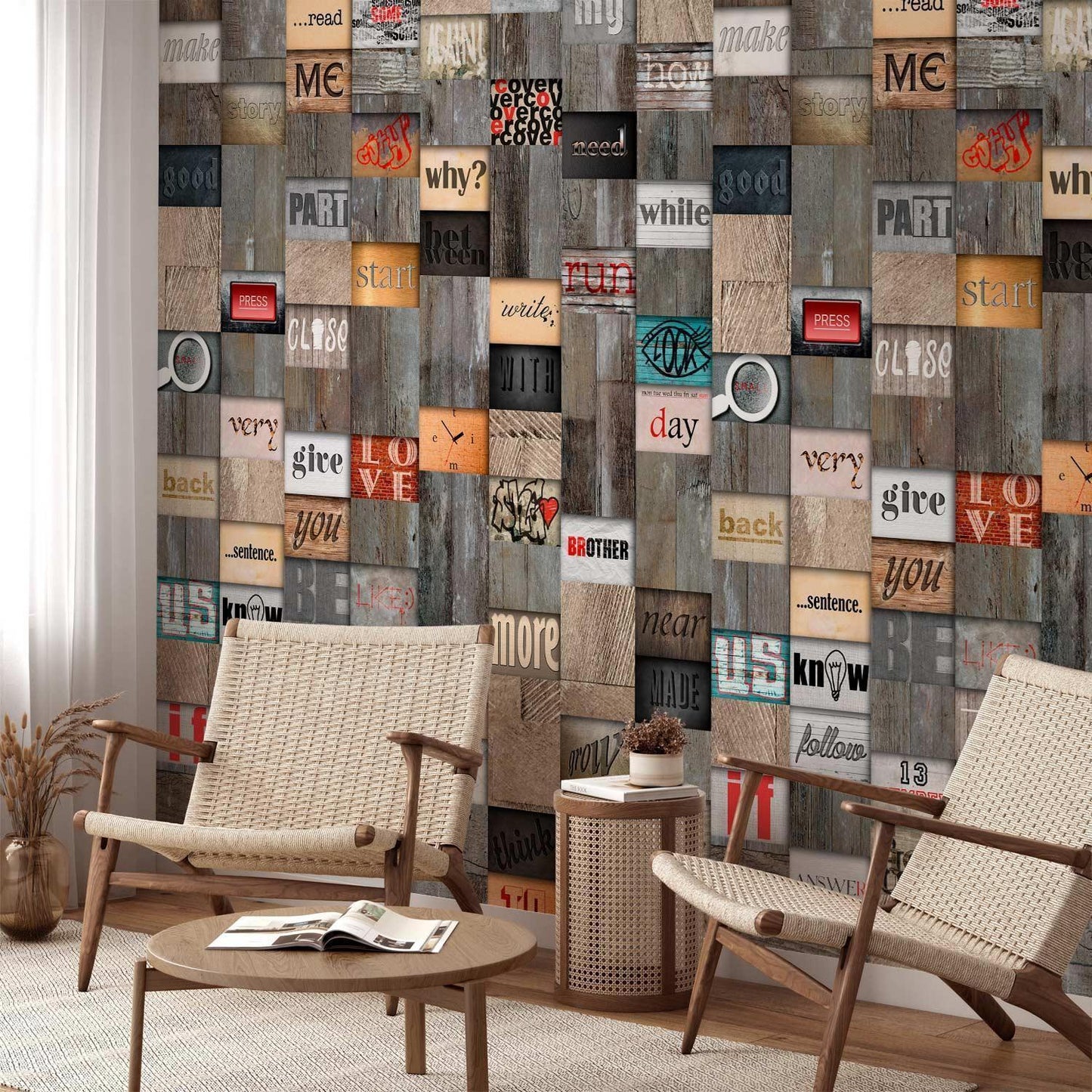 Tapete - Vintage-Holzlook mit Schriftzügen für ein einzigartiges Ambiente