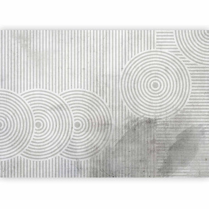 Abstraktes Wanddesign in Hellgrau und Graphit

