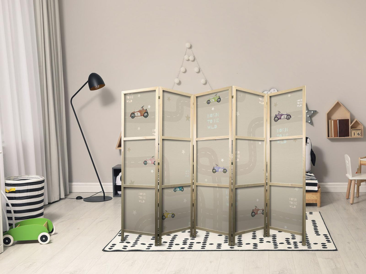 Japanischer Paravent - Cloudy Night Sky - Moons in browns and beiges among numerous clouds and stars on a light background